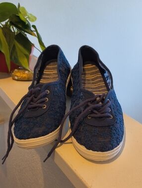 Sugar Navy Floral Lace Lace-Up Sneakers